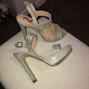🌟🌟NINA SILVER RHINESTONE HEELS🌟🌟